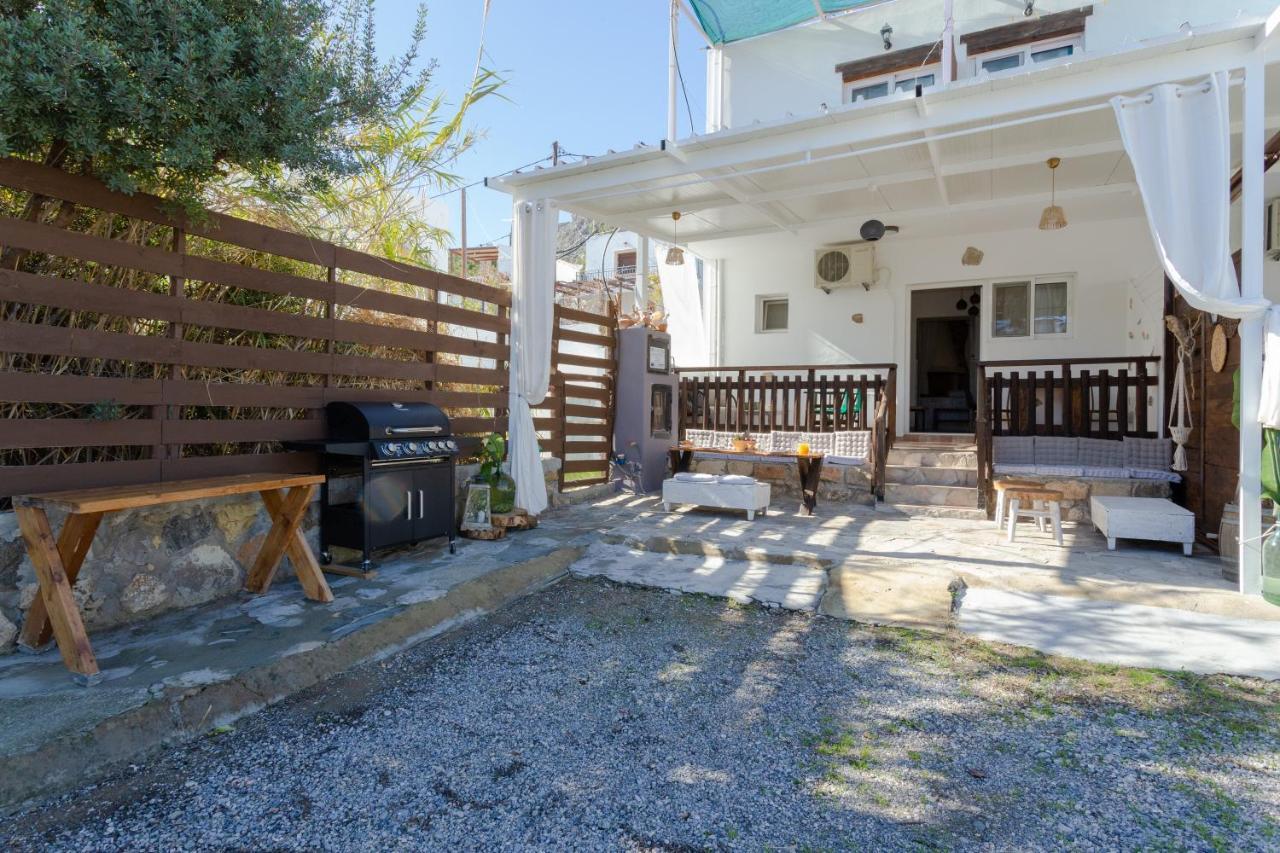 Christos Studios And Family Apartments Stegna Экстерьер фото